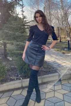 Diana, 22