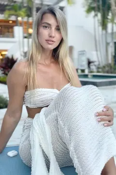 Alla, 32