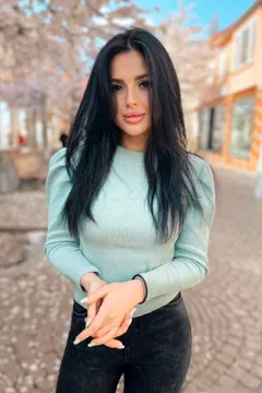 Yuliia, 31