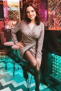 Elina, 24