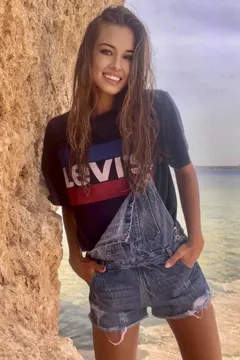 Alina, 28