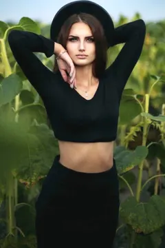 Lena, 29