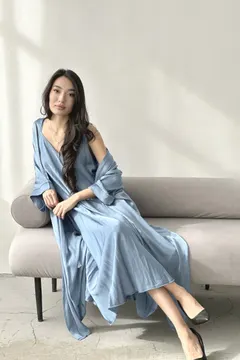 Umida, 24