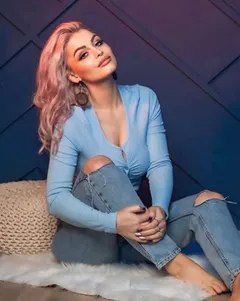 Diana, 31