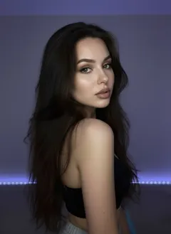 Tetiana, 33