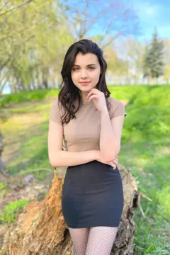Anna, 23