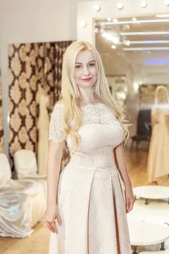 Angelina, 36