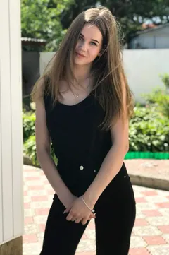 Julia, 28