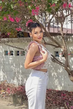 Yosita, 24