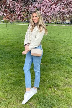Marina, 35