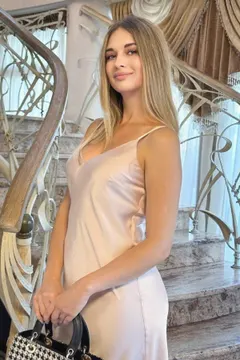 Angelica, 24