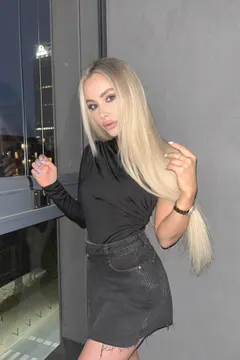 Ilona, 26
