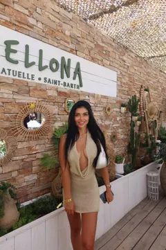 Marina, 32