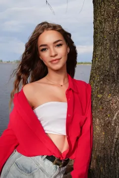 Ilona, 18