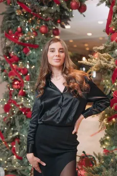 Valeria, 29
