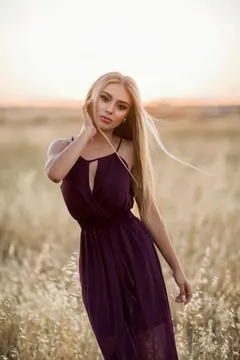 Kamila, 27
