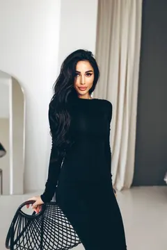 Maryna, 39