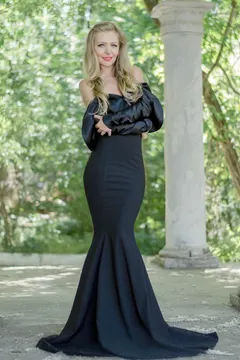 Elena, 42