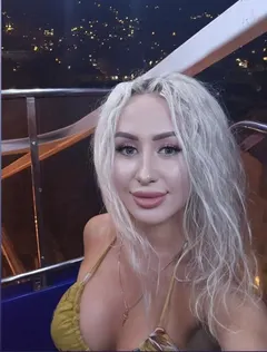Maryna, 33
