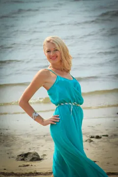 Alexandra, 41