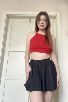 Valentina, 23
