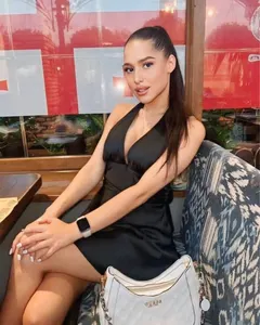 Olena, 23
