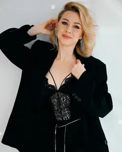 Yulia, 43