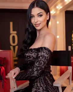 Angela, 38