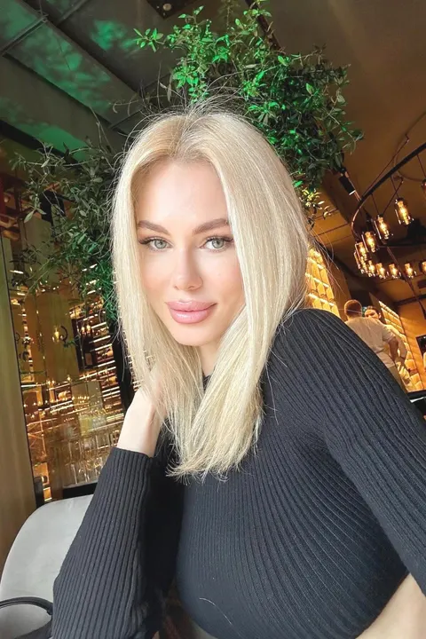 Julia — photo 8