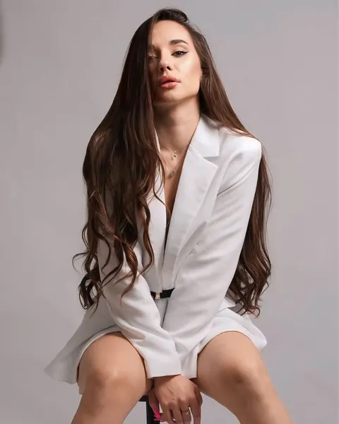 Yuliia — photo 8