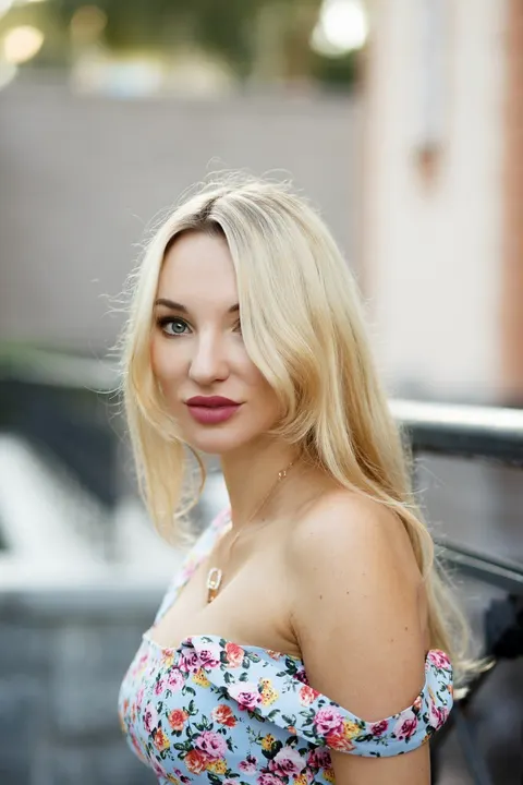 Alena — photo 6