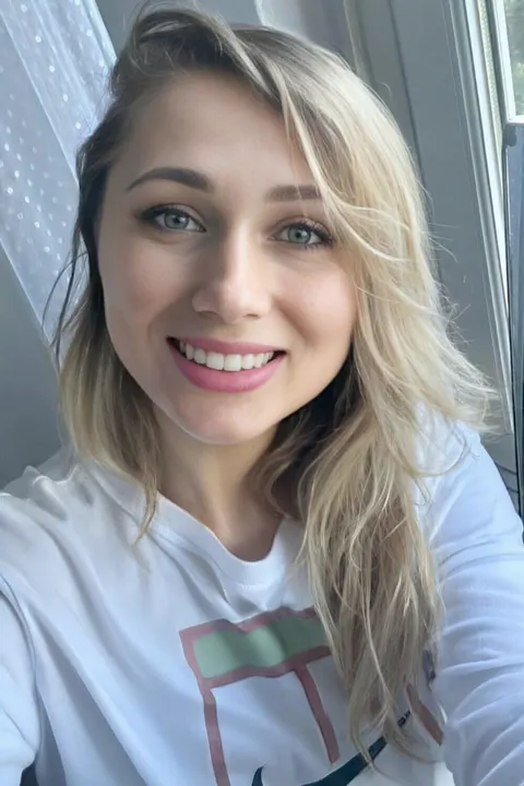 Yuliia — photo 8