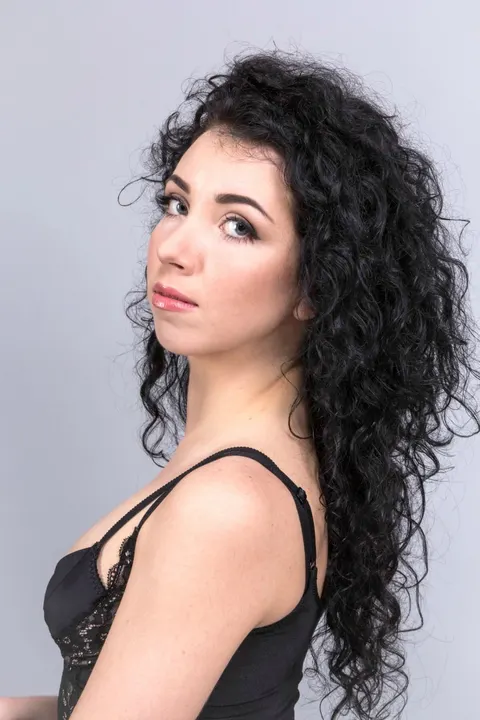 Julia — photo 7
