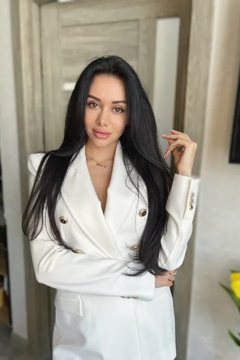 Yuliya — photo 8