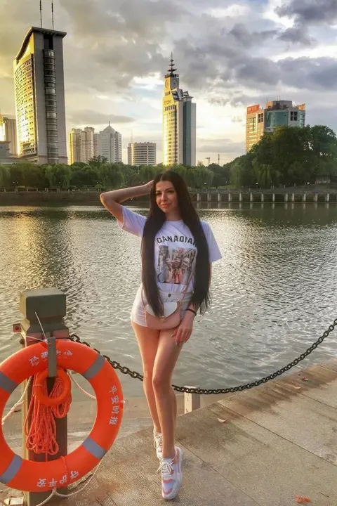Elena — photo 6