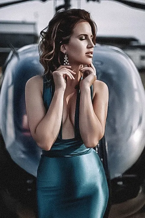 Julia — photo 7