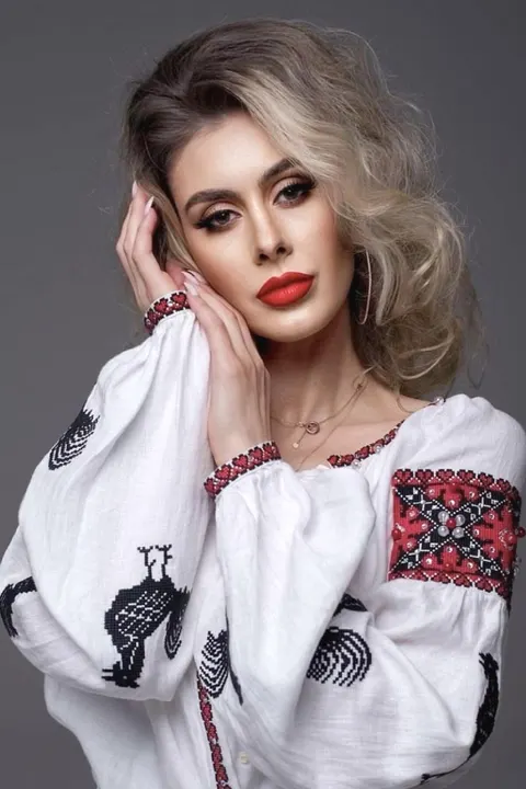 Elena — photo 6