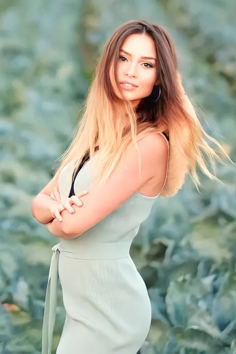 Elena — profile photo