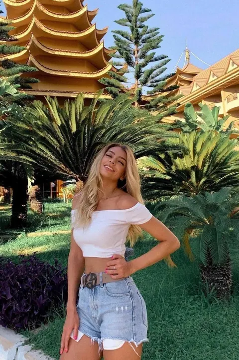 Alena — photo 8