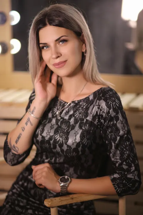 Julia — photo 6