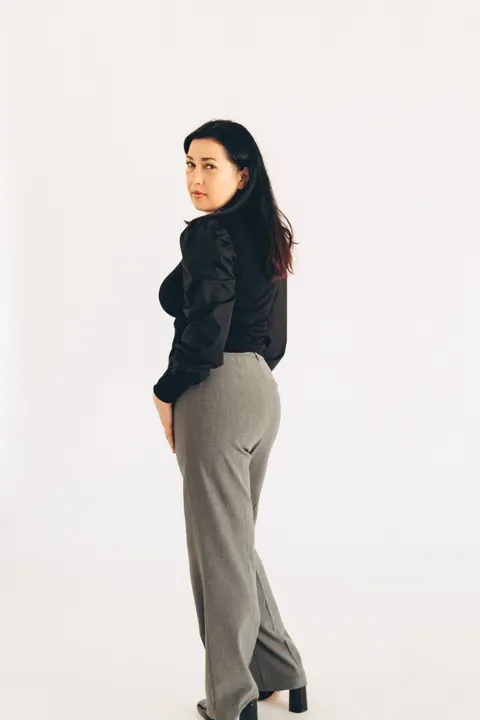 Julia — profile photo