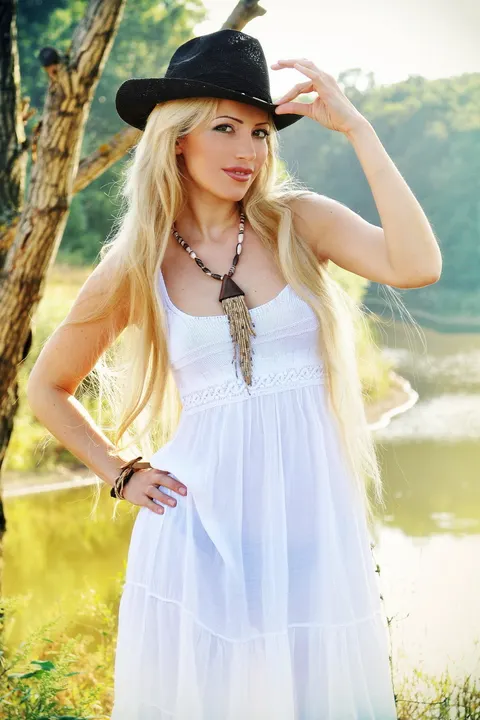 Elena — photo 7
