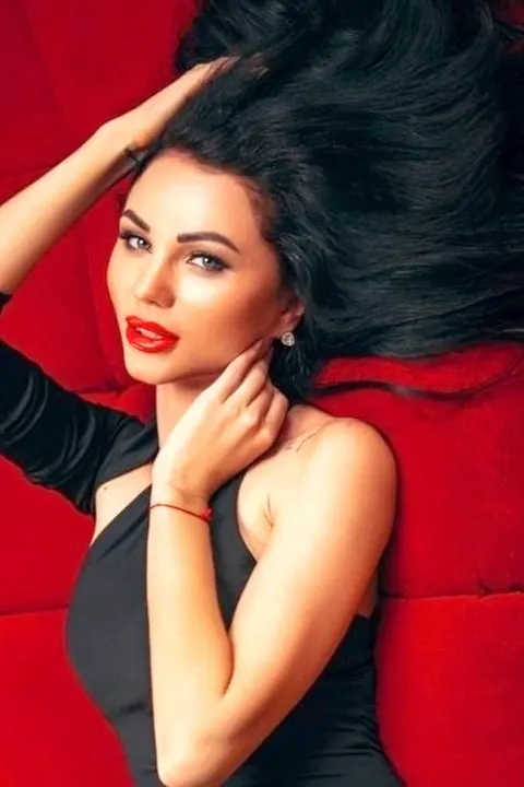 Elena — photo 6