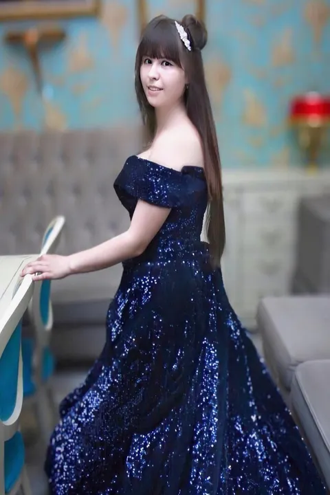Elena — profile photo
