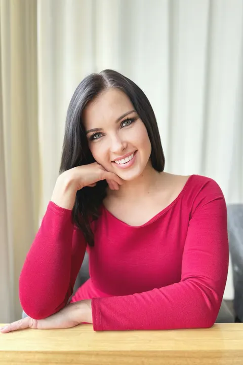 Elena — photo 8
