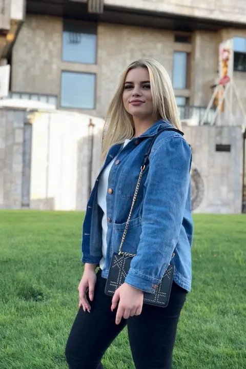 Karina — photo 6