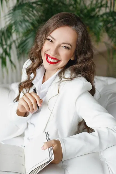 Elena — photo 7