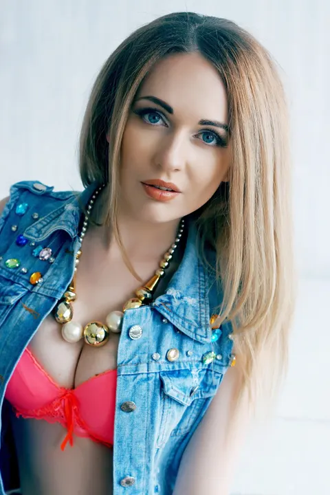 Julia — photo 6