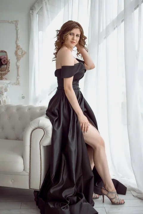 Elena — profile photo