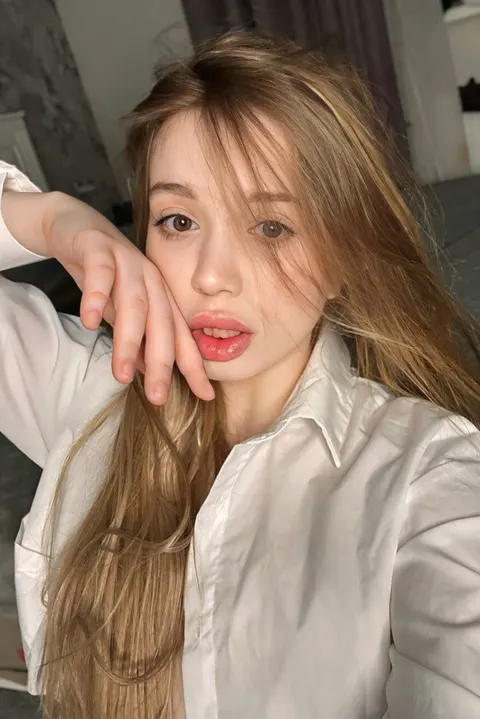 Karyna — photo 6